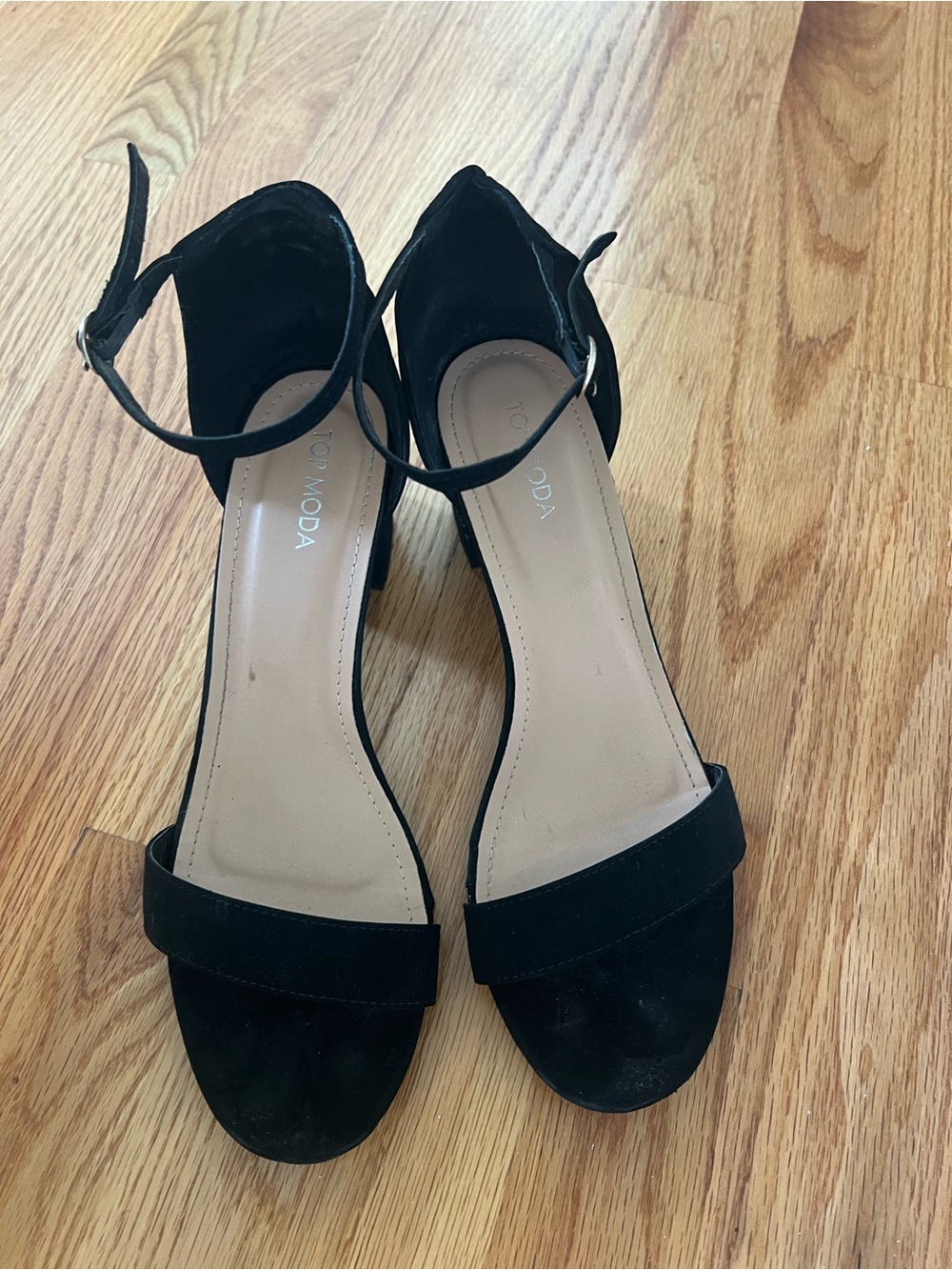 TOP Moda Black Chunky Heel Sandal